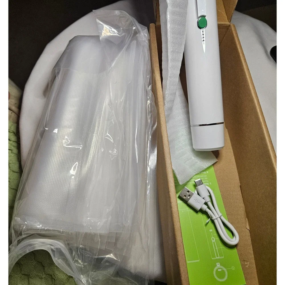 Vixino Handheld Vacuum Sealer Machine White Rechargeable Portable Food Sealer